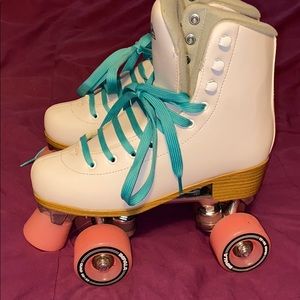 Women’s Retro Impala Rollerskates